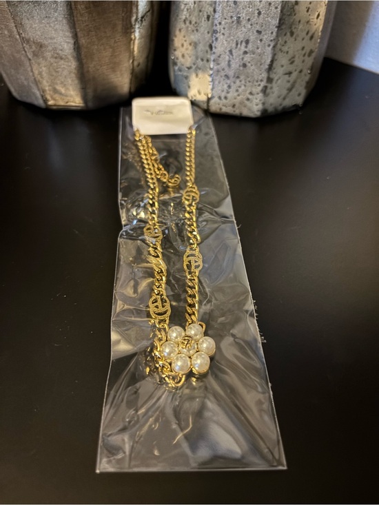 Jewelry - Gold Pearl Flower Pendant Necklace - Women Jewelry